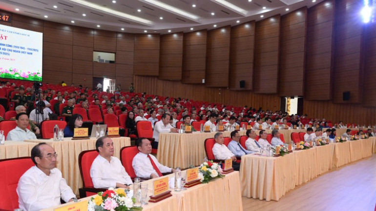 Các đại biểu tham dự buổi gặp mặt. z6957926002528-7bdfe983f7a8d092d653f24804e2116d-5557.jpg