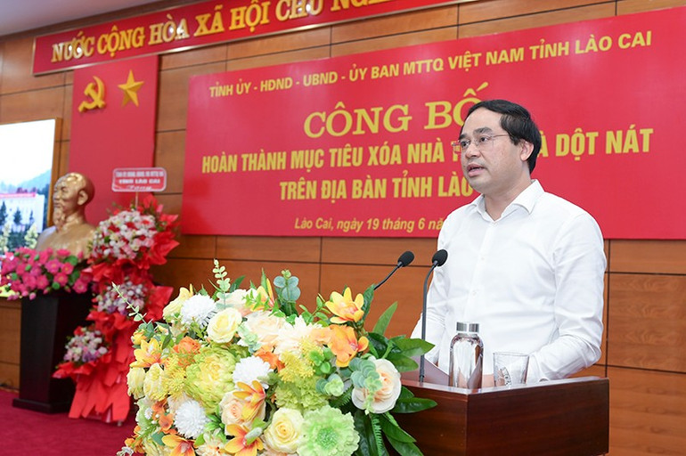Đồng chí Trịnh Xuân Trường, Bí thư Tỉnh ủy, Chủ tịch Ủy ban nhân dân tỉnh Lào Cai phát biểu. hai-0341.jpg