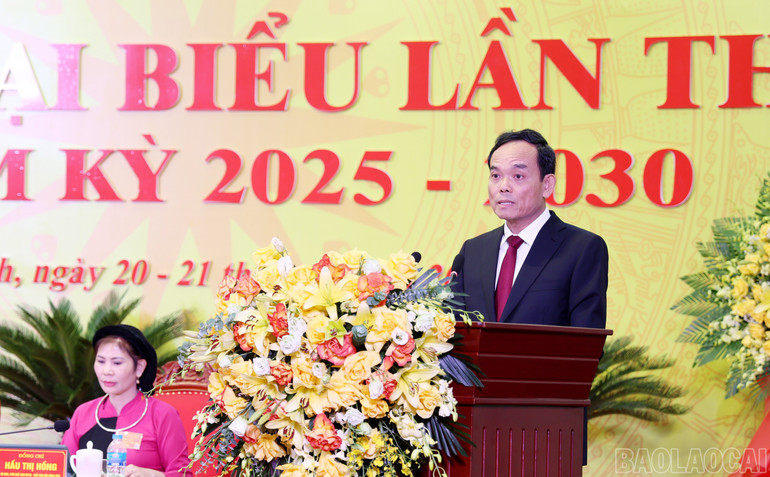Đồng chí Trần Lưu Quang, Bí thư Trung ương Đảng, Trưởng Ban Chính sách, chiến lược Trung ương phát biểu. img-7889.jpg
