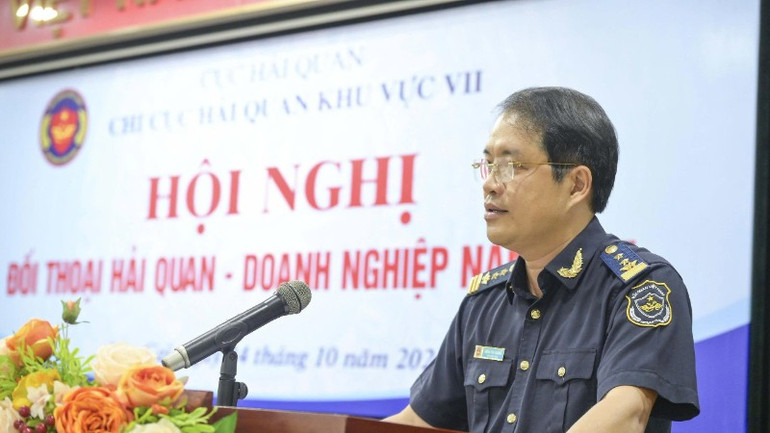 Đồng chí Nông Phi Quảng, Chi cục Trưởng Chi cục Hải quan khu vực VII, phát biểu. z7149956044783-8502c037c0ac521989776f4160ca87fe-751.jpg