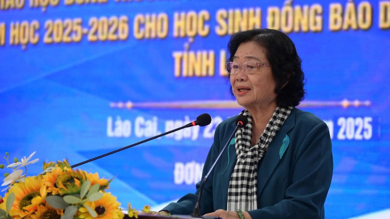 Đồng chí Trương Mỹ Hoa, nguyên Bí Thư trung ương Đảng, Nguyên Phó Chủ tịch nước phát biểu. z7147596240996-f18915a550f38f438ce862c72f5b7c1a-8836.jpg