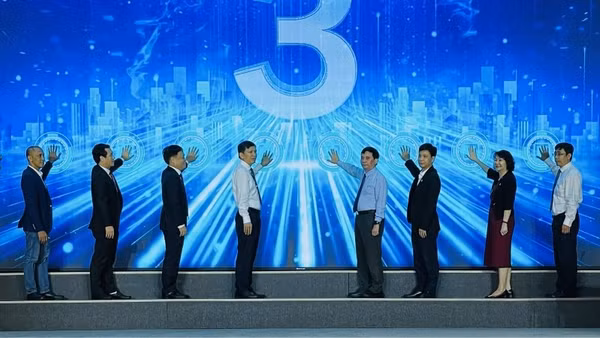 Nghi thức khởi động cuộc thi.