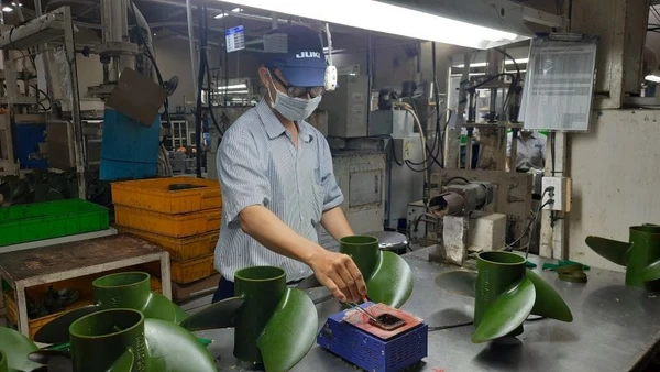 Hoạt động sản xuất Công ty TNHH Juki Việt Nam, Khu Chế xuất Tân Thuận, Thành phố Hồ Chí Minh.