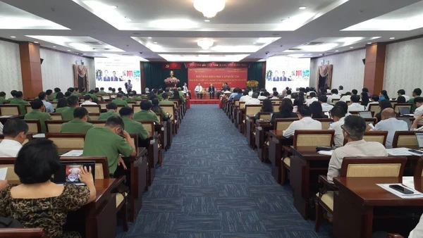 Quang cảnh Hội thảo khoa học cấp quốc gia với chủ đề “Định hướng nghiên cứu, giáo dục và bảo đảm, bảo vệ quyền con người trong kỷ nguyên mới của dân tộc Việt Nam”.