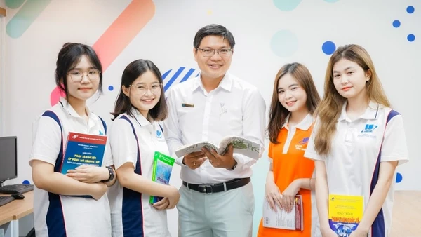 Sinh viên Trường đại học Mở Thành phố Hồ Chí Minh trao đổi học tập