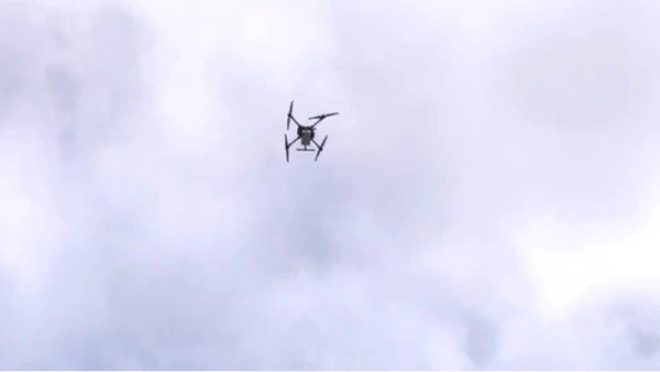 UAV giao bưu kiện xuyên biển đầu tiên ở Thành phố Hồ Chí Minh.