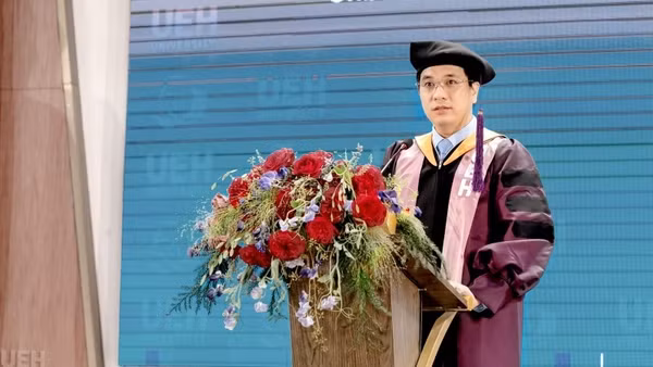 Phó Giáo sư, Tiến sĩ Bùi Quang Hùng, Tân Giám đốc Đại học Kinh tế Thành phố Hồ Chí Minh