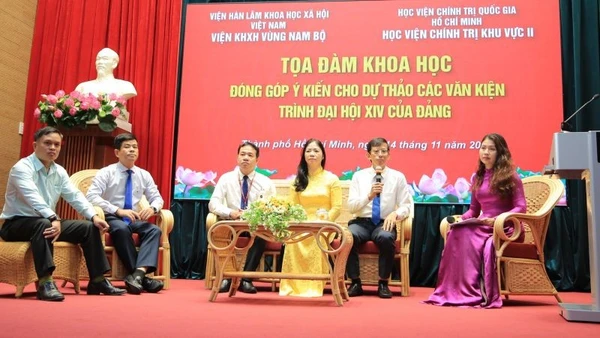 Tọa đàm “Đóng góp ý kiến cho dự thảo các văn kiện trình đại hội XIV của Đảng”.