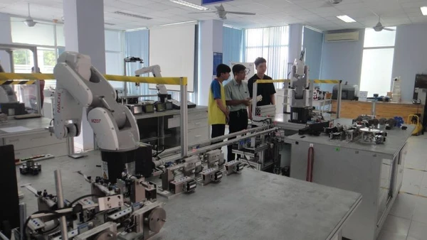 Đào tạo lao động tự động hóa tại Trung tâm Đào tạo Khu Công nghệ cao (Khu Công nghệ cao Thành phố Hồ Chí Minh).