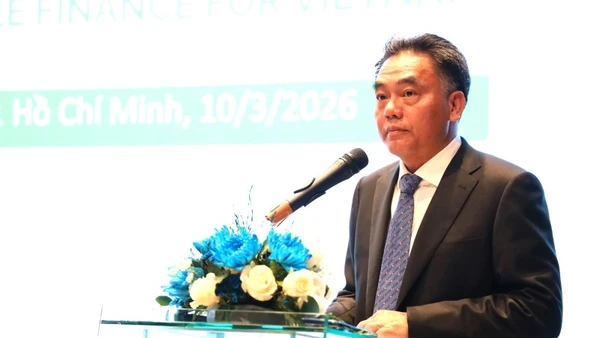 Ông Nguyễn Lộc Hà, Phó Chủ tịch Thường trực Ủy ban nhân dân Thành phố Hồ Chí Minh phát biểu tại diễn đàn.