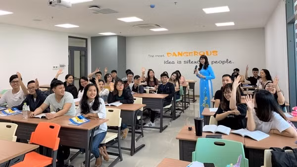 Sinh viên UEH trong giờ học.