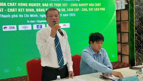 Đại diện Ban tổ chức thông tin về VINAMAC EXPO 2025.