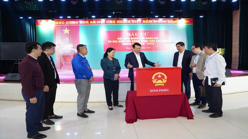 Kiểm tra công tác chuẩn bị bầu cử, lãnh đạo tỉnh Thái Nguyên yêu cầu các tổ bầu cử rà soát những công việc cuối cùng để cuộc bầu cử thành công tốt đẹp nhất.