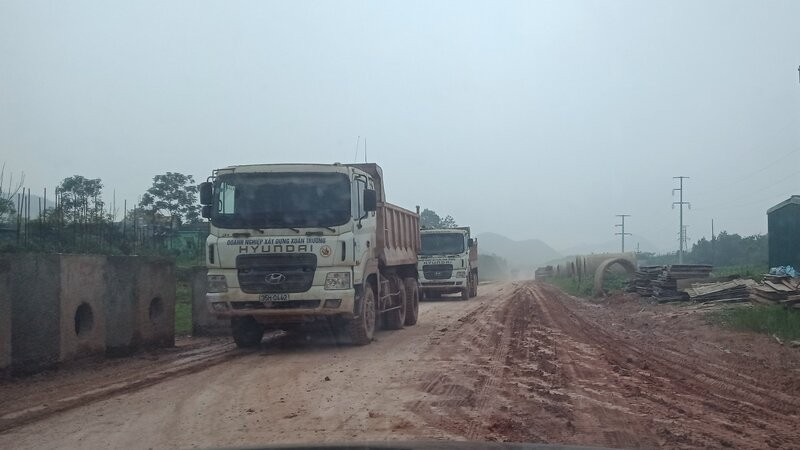 Trên địa bàn tỉnh Thái Nguyên, vốn đầu tư vào hạ tầng giao thông, công nghiệp, thương mại, dịch vụ chiếm phần lớn trong tổng vốn đầu tư toàn xã hội.