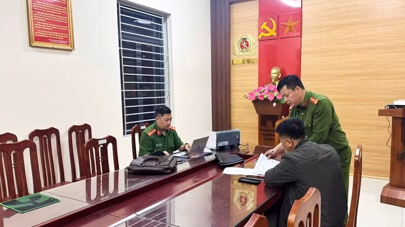 Công an xã Phú Lạc (tỉnh Thái Nguyên) yêu cầu gỡ bỏ nội dung vi phạm và xử phạt Đ.V.T số tiền 7,5 triệu đồng
