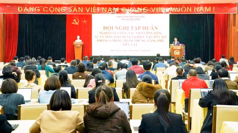 Thanh tra tỉnh Thái Nguyên coi trọng bồi dưỡng chuyên môn, nghiệp vụ, đạo đức cho đội ngũ cán bộ.