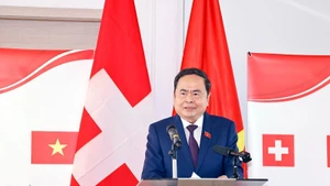 Chủ tịch Quốc hội Trần Thanh Mẫn phát biểu khai mạc Tọa đàm "Xây dựng và vận hành Trung tâm tài chính quốc tế và khuyến nghị cho Việt Nam". (Ảnh: Doãn Tấn/TTXVN)