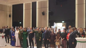 Các đại biểu tham dự buổi lễ.