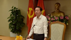 Phó Thủ tướng Trần Hồng Hà chủ trì cuộc họp đóng góp ý kiến cho dự thảo Nghị quyết của Chính phủ về một số cơ chế, chính sách đặc thù tháo gỡ khó khăn trong triển khai Luật Địa chất và Khoáng sản năm 2024. (Ảnh: VGP)