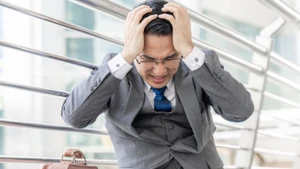 Trong các đợt nắng nóng kéo dài, nhiệt độ cao làm tích tụ nguy cơ khởi phát đột quỵ tới 6 ngày sau. (Ảnh: Freepik)