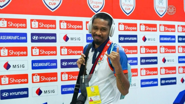 Pendant Quang Vinh trong buổi họp báo tại giải vô địch các CLB Đông Nam Á - Shopee Cup 2025/26. (Ảnh: Công an Hà Nội FC) anh-quang-vinh-2-9311.jpg