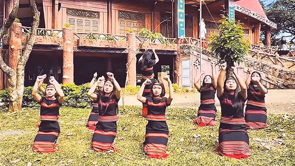 Tiết mục biểu diễn của Công đoàn phường An Phú tham gia cuộc thi.