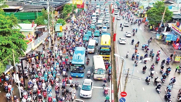 Phương tiện giao thông là một trong những nguyên nhân chính khiến ô nhiễm không khí tại Thành phố Hồ Chí Minh ngày càng nghiêm trọng.