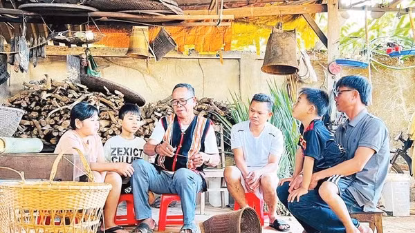 Gia đình ông Điểu Vơn ở xã Bù Gia Mập lưu giữ giá trị truyền thống của người M'Nông.