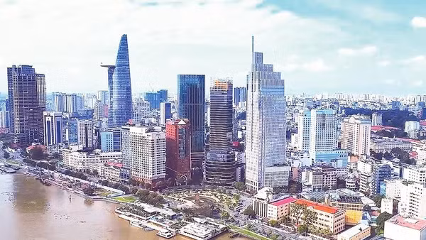 Việc hoàn thiện thể chế giúp Trung tâm tài chính quốc tế tại Thành phố Hồ Chí Minh vận hành thông suốt, thu hút dòng vốn toàn cầu (Ảnh TÙNG ANH)