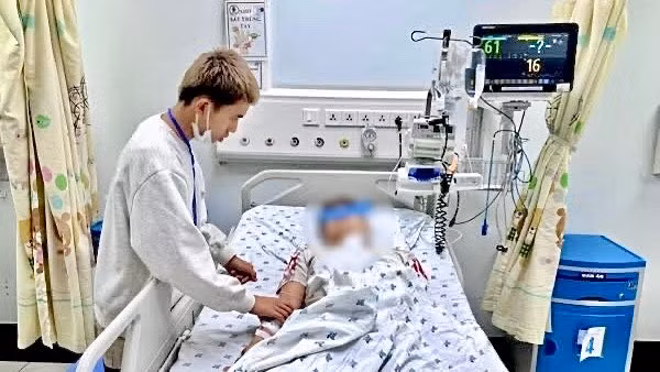 Bệnh nhi được điều trị kịp thời tại Bệnh viện Nhi đồng Thành phố Hồ Chí Minh. (Ảnh: Bệnh viện cung cấp)