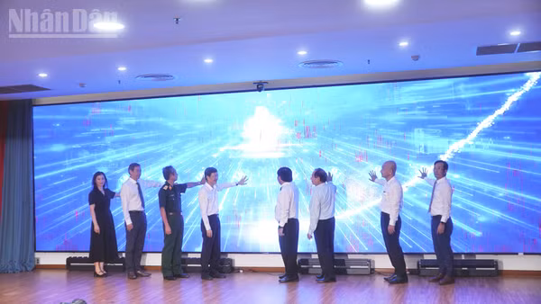 Các đại biểu công bố chương trình "Vì một Việt Nam khỏe mạnh". 