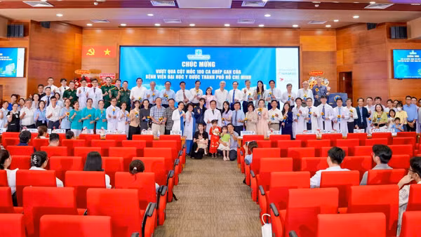 Bệnh viện Đại học Y dược Thành phố Hồ Chí Minh ghi dấu thực hiện hơn 100 ca ghép gan.