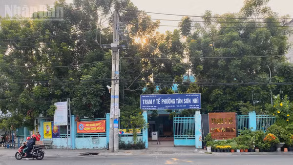 Trạm y tế phường Tân Sơn Nhì sẵn sàng cho sự kiện khám sức khỏe toàn dân. 