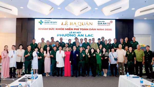 Các bệnh viện ngoài công lập tham gia ký kết hợp tác với các xã, phường chung tay khám sức khỏe toàn dân. 