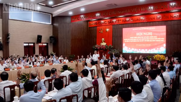 Lãnh đạo Thành phố Hồ Chí Minh và 36 xã, phường khu vực phía Tây Bắc thể hiện quyết tâm hoàn thành khám sức khỏe toàn dân. 