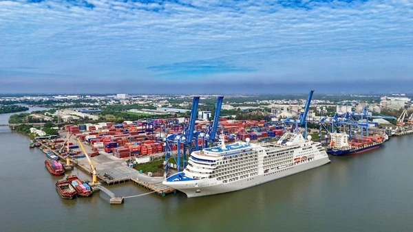 Cảng Hiệp Phước, Thành phố Hồ Chí Minh. (Ảnh: QUANG TIẾN)