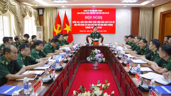 Đoàn kiểm tra Bộ đội Biên phòng làm việc với Ban Chỉ huy Bộ đội Biên phòng thành phố Đồng Nai. (Ảnh: Lê Khoa)