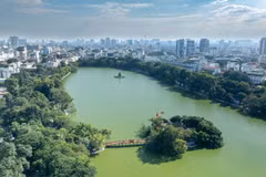 Hồ Hoàn Kiếm, thành phố Hà Nội. (Ảnh: Đăng Quang)