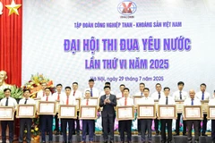 Các tập thể, cá nhân thuộc TKV vinh dự nhận Bằng khen của Thủ tướng Chính phủ. 