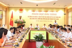 Quang cảnh phiên họp giải trình do Thường trực Hội đồng nhân dân thành phố Hà Nội tổ chức.