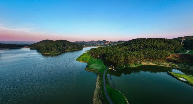 Trang An Golf & Resort - Tinh hoa hội tụ của golf, văn hóa và thiên nhiên Ninh Bình