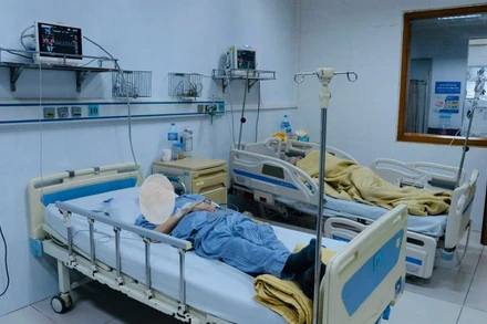 Hiện tại, người bệnh tỉnh táo, hô hấp ổn định và đang tiếp tục được theo dõi tại bệnh viện.