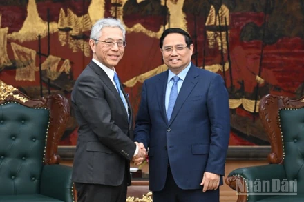 Thủ tướng Phạm Minh Chính và ông Hori Kenichi, Chủ tịch kiêm Tổng Giám đốc điều hành Tập đoàn Mitsui. (Ảnh: TRẦN HẢI)