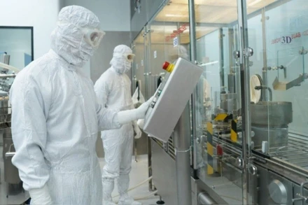 Dây chuyền sản xuất thuốc của Công ty cổ phần dược phẩm Imexpharm.