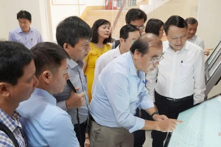 Đoàn công tác của Bộ Khoa học và Công nghệ khảo sát, đánh giá việc triển khai mô hình chính quyền địa phương 2 cấp trong lĩnh vực khoa học và công nghệ tại tỉnh Quảng Trị. (Ảnh: MAI HÀ)