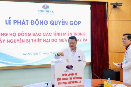 Bệnh viện K chung tay ủng hộ đồng bào miền trung, Tây Nguyên bị thiệt hại do mưa lũ gây ra.
