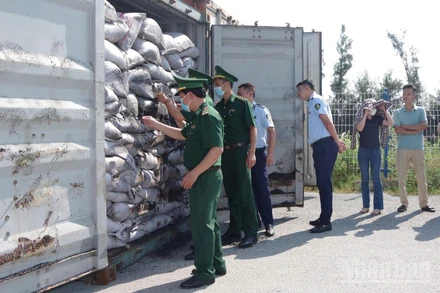 Tang vật vụ vận chuyển trái phép hàng hóa qua biên giới bị lực lượng Bộ đội Biên phòng thành phố Hải Phòng phát hiện, thu giữ.