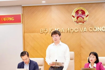 Thứ trưởng Khoa học và Công nghệ Bùi Hoàng Phương phát biểu tại họp báo. (Ảnh: TL)