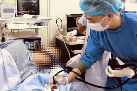 Khối u của bệnh nhân được các bác sĩ loại bỏ sau can thiệp nội soi hiện đại.