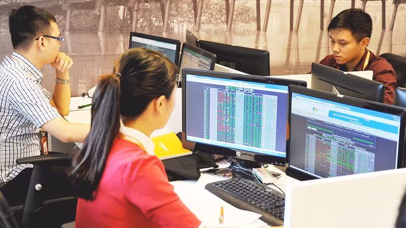 Thị trường chứng khoán Việt Nam tiếp tục khẳng định vai trò là kênh dẫn vốn trung, dài hạn quan trọng của nền kinh tế. Ảnh: NAM NGUYỄN